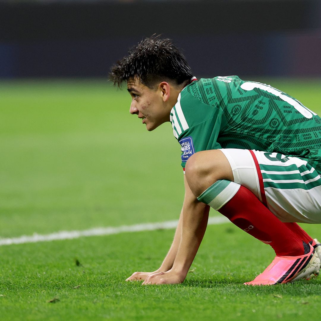 Gilberto Mora durante un partido con la Selección Mexicana